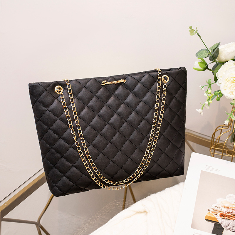 2024 bolsas de cadena de alto nivel de diamante bordadas bolsas de hombro S marca de gran capacidad bolsas de cubo comercio exterior al por mayor