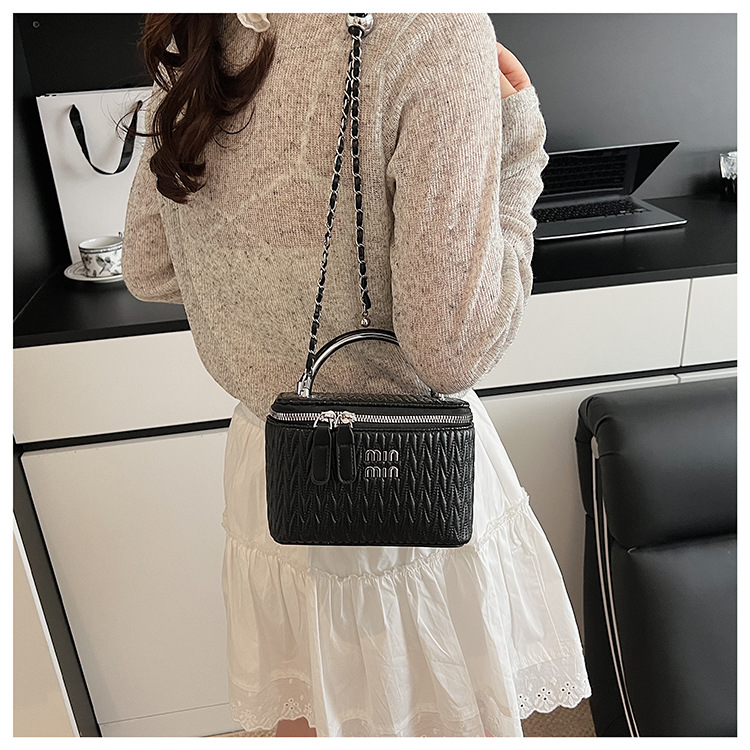 Soft surface pleated bucket bag for women, 2025 new style hand-held hard shell cosmetic box bag, crossbody single-shoulder mobile phone bag undefined