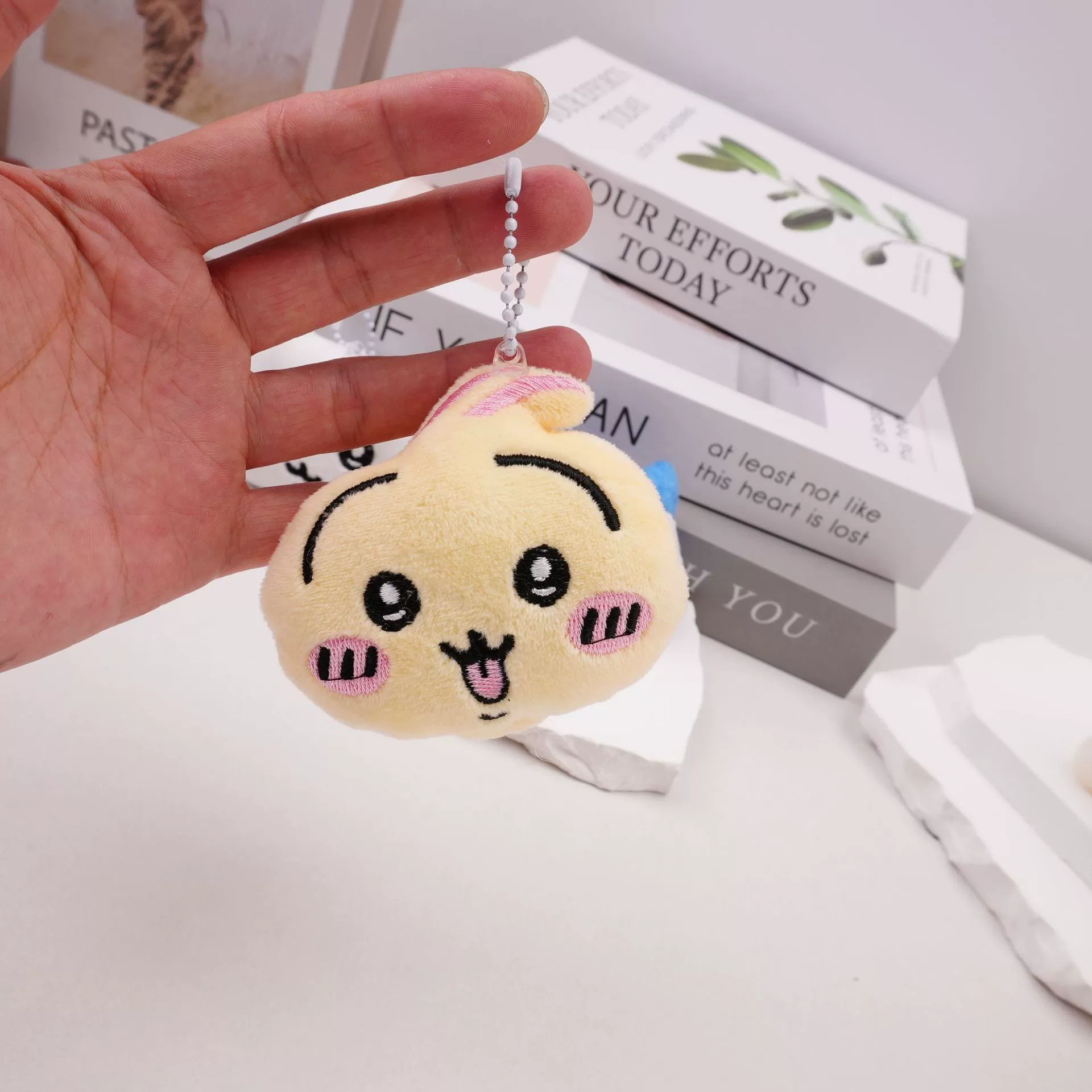 Мягкий брелок (Chiikawa) Squeak медвежонок Usagi, 6,4 см, подвеска на рюкзак