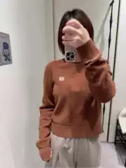 25-Year-Old Short Slim-Fit Long-Sleeve Round-Neck Knit Sweater for Women, Base Layer Top with Embroidered Logo/Embroidery, Thin Style