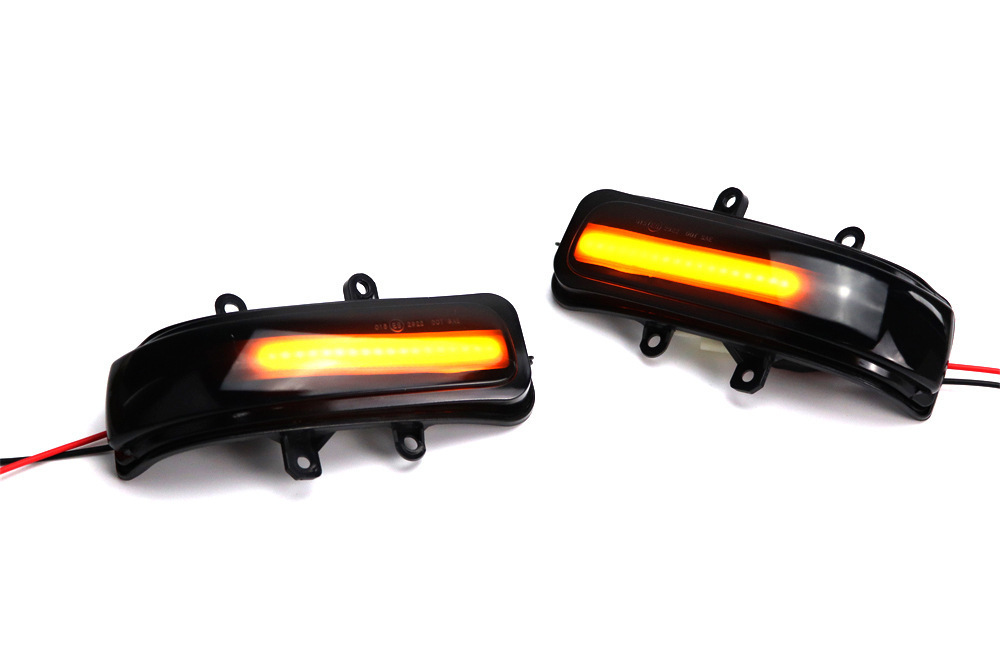 Suitable for Toyota Rav4 Highlander 4Runner Car Rearview Mirror Signal Turn Signal Light Dynamic Sequential Light