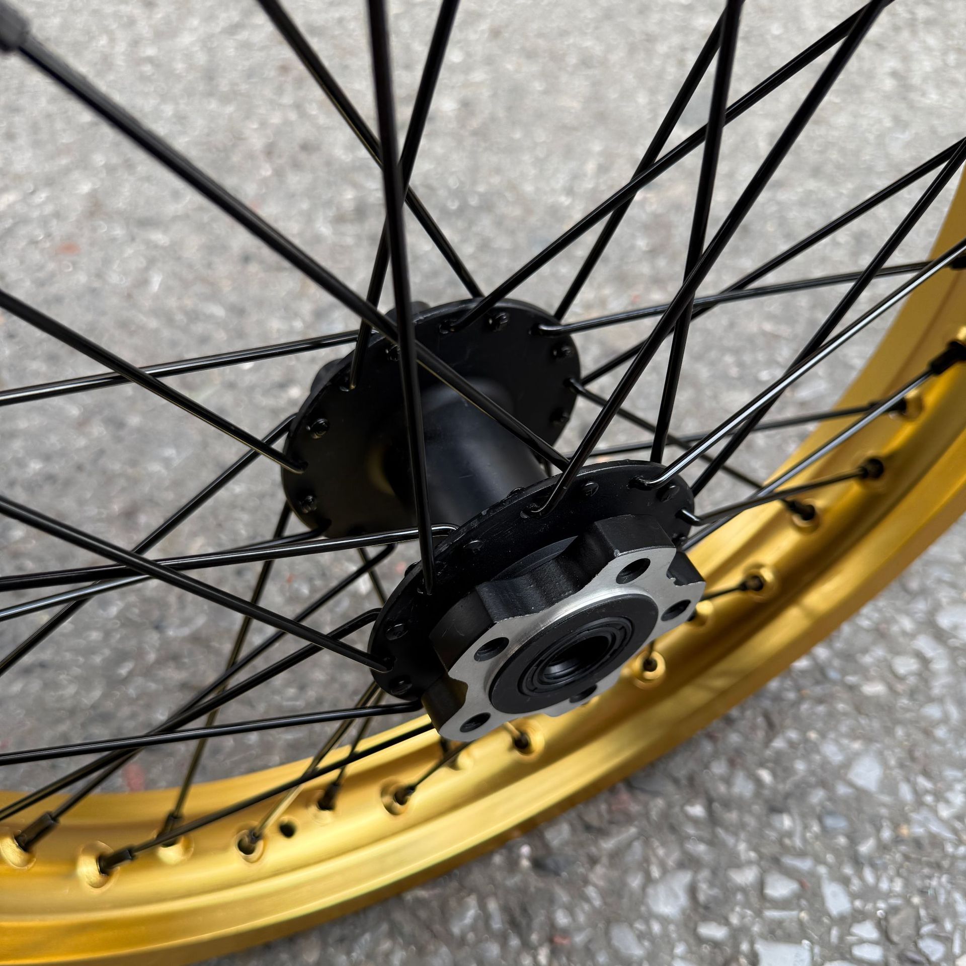 Suitable for the modified QiuLong Light Bee X with 2.15-16 aluminum alloy rims, 79bike small wheel rear hub assembly