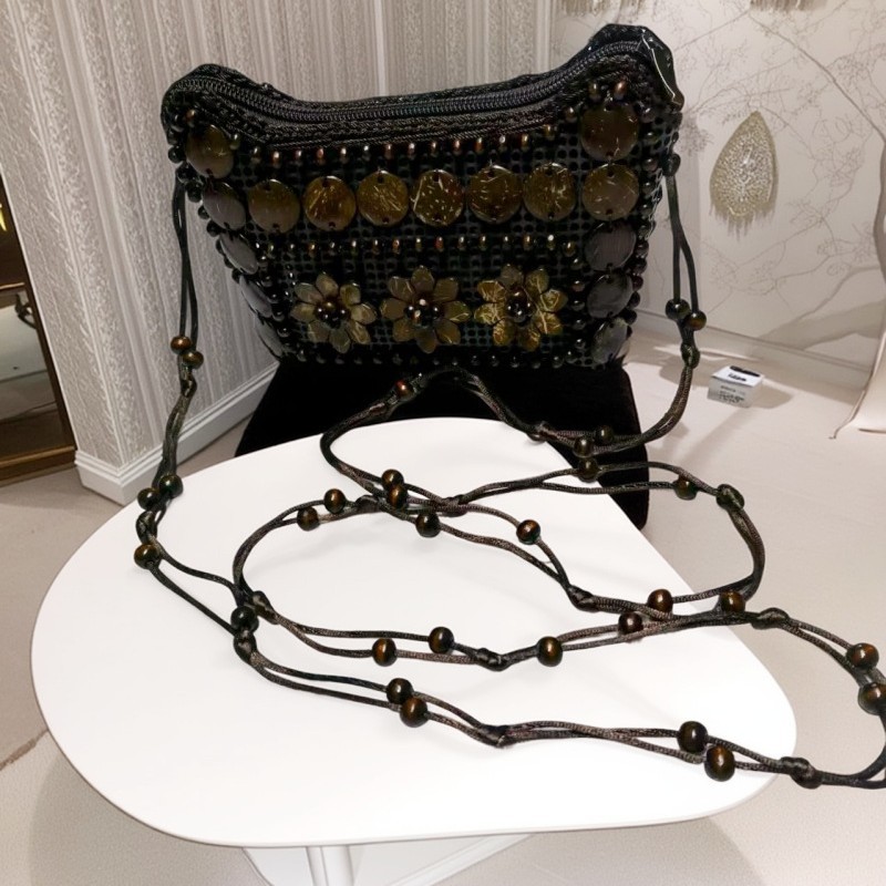 手机包民族风新款高级感小钱包 斜跨包 椰壳包包椰子壳串珠编织