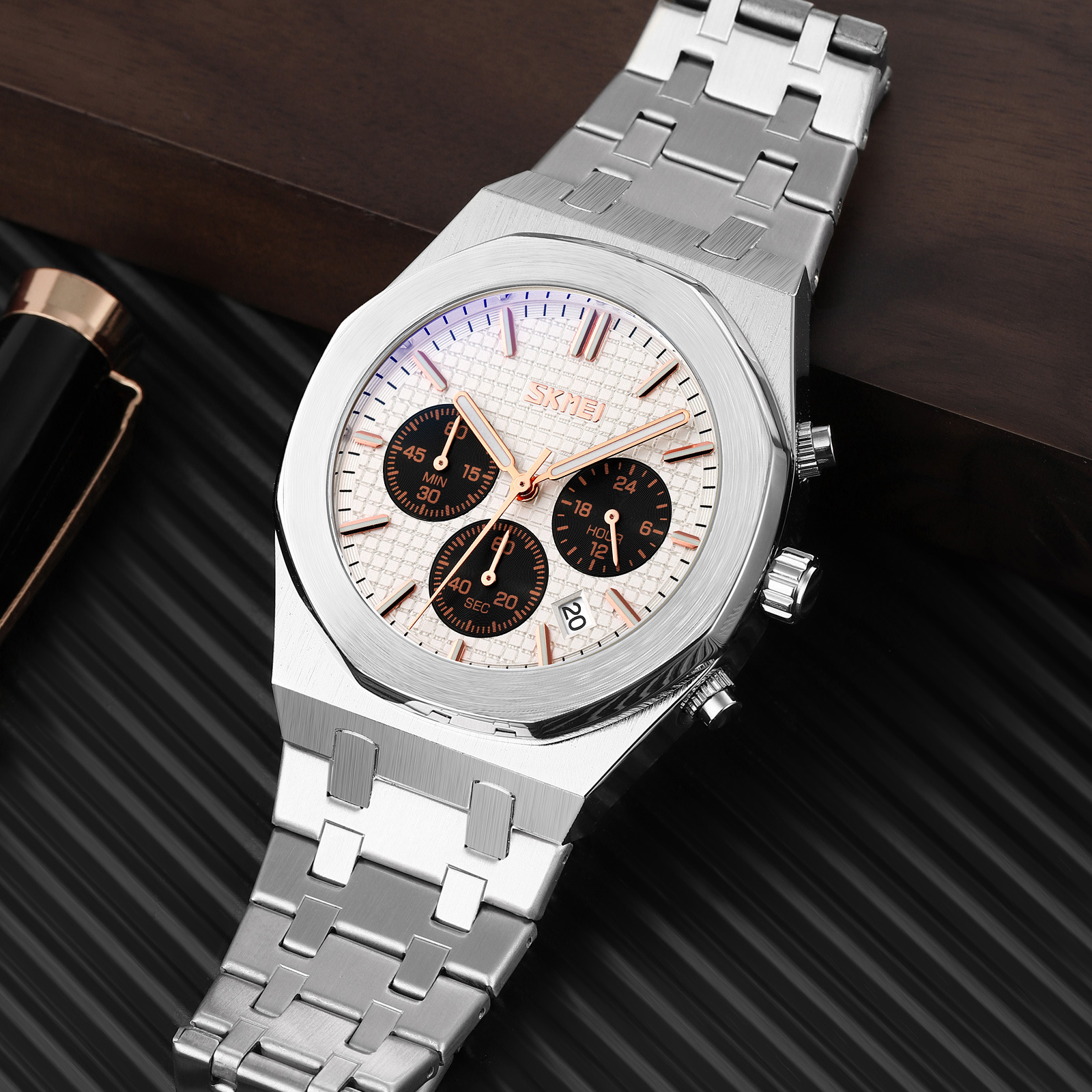 Momento de los relojes de pulsera de tres ojos seis agujas multifuncional correa de acero para hombres reloj de cuarzo impermeable suministro transfronterizo