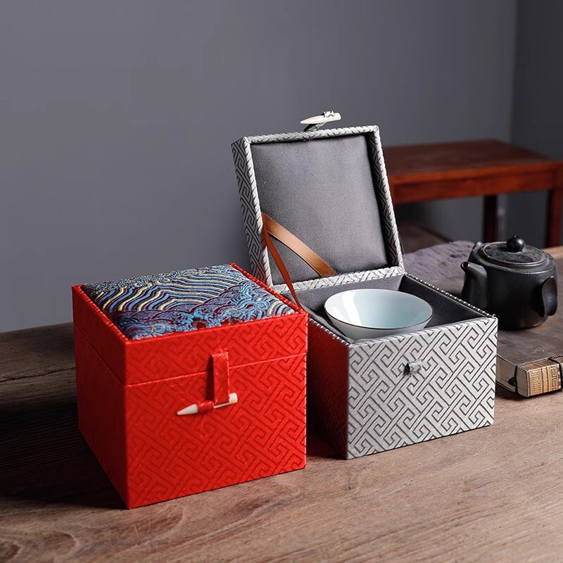 Customized High-End Yunjin Jianzhan Jingdezhen Embroidered Single Cup Master Cup Gift Box Purple Clay Teapot Packaging Brocade Box Gift
