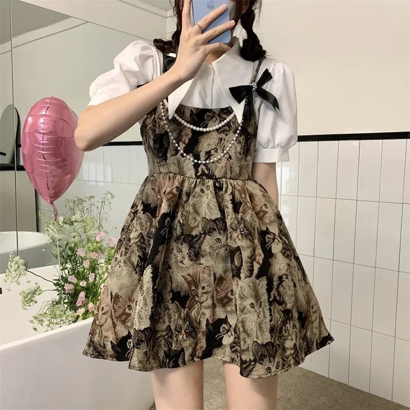 반팔 포인티드 칼라 셔츠 + 캣 서스펜더 스커트 [프리체인]