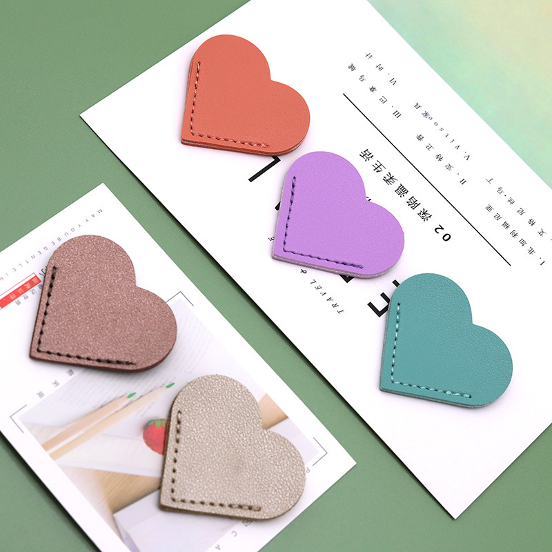 Leather Heart-Shaped Bookmark Mini Portable Gift Heart Bookmark Page Clip Book Corner Protection Cover with Custom Logo