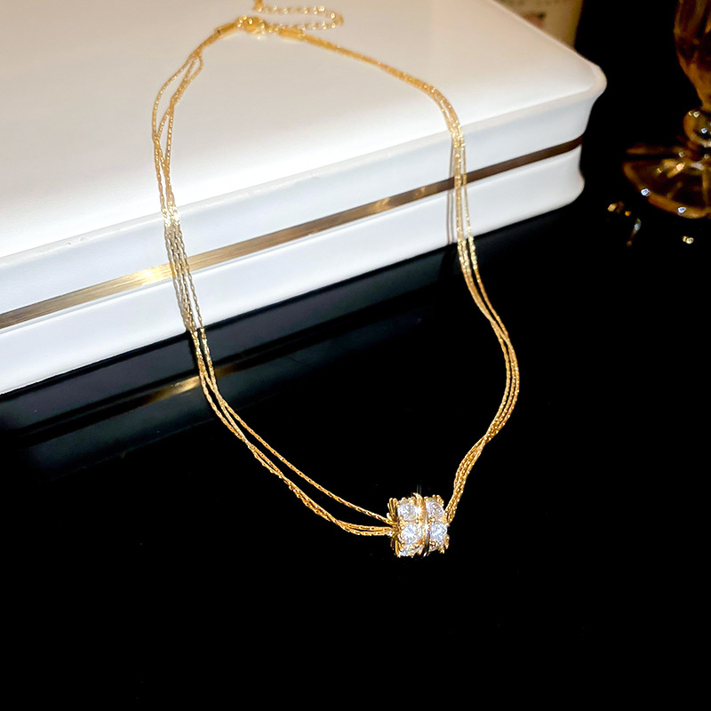 Collar colgante de círculo de circón multicapa de galvanoplastia de oro real 2025 nuevo producto cadena de clavícula moda diseño exquisito sentido de la joyería