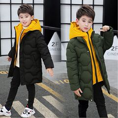 冬の新型男児綿衣韓国版の中で子供が厚くて保温して帽子の中で長いタイプの偽の2つのダウン綿があります。