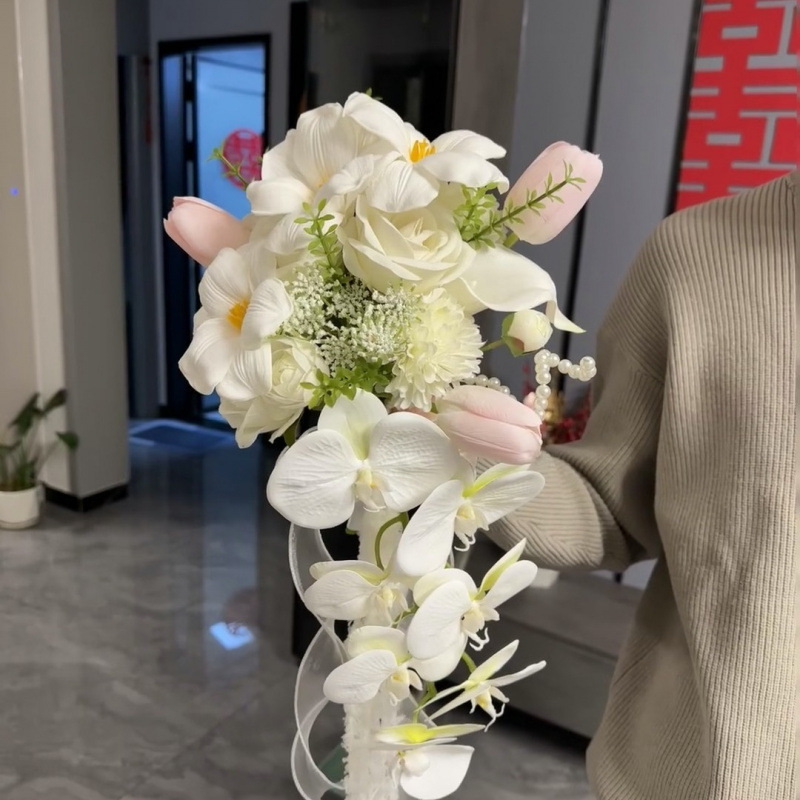 感瀑布花手捧花婚礼新娘影楼摄影道具情侣手持领证花束|undefined