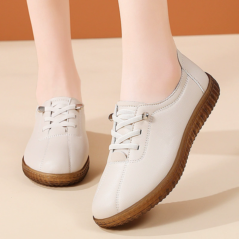 Женские кожаные туфли для путешествий, новая осенняя коллекция, мягкая кожа, мягкая подошва, туфли для мам, повседневные универсальные слипоны на плоской подошве для женщин среднего возраста