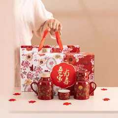 陶磁器の水筒の結婚プレゼントのマグカップは蓋を持って女の子の親友にプレゼントします。