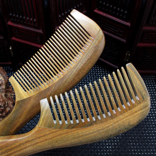 Wholesale Green Sandalwood Comb with Thick Drum Handle Hair Growth Sandalwood Long Handle Comb Hair Loss Prevention Green Sandalwood Comb