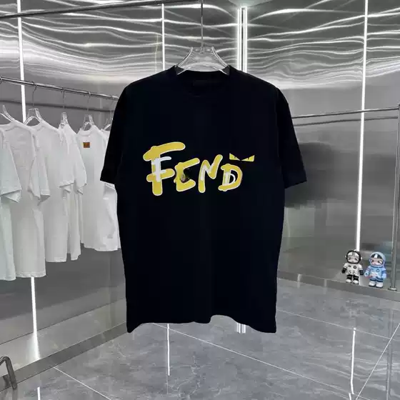 Correct cross-border FEN Fenjia 2025SS early spring new item overlapping letter small eye short sleeved T-shirt for men and women