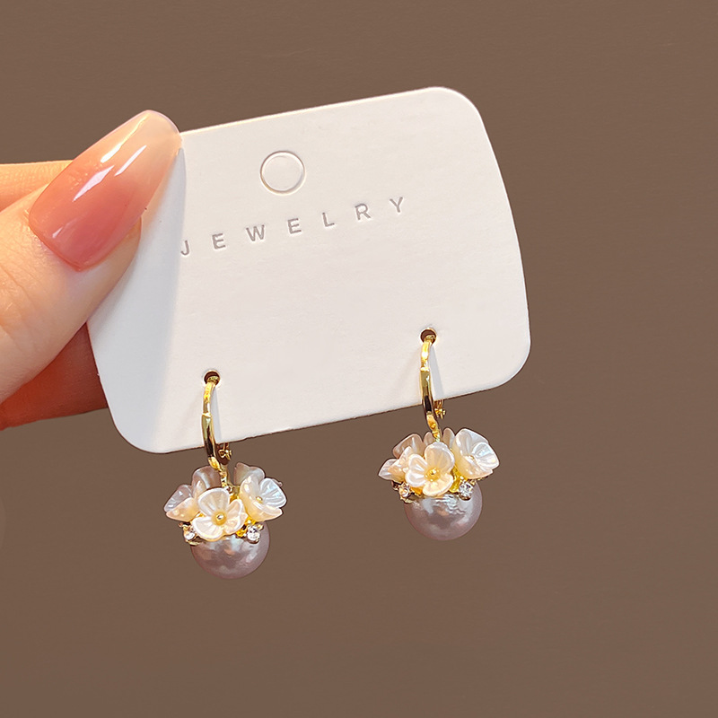 Elegant Flower Imitation Pearl Alloy Inlay Rhinestones Women's Drop Earrings display picture 1