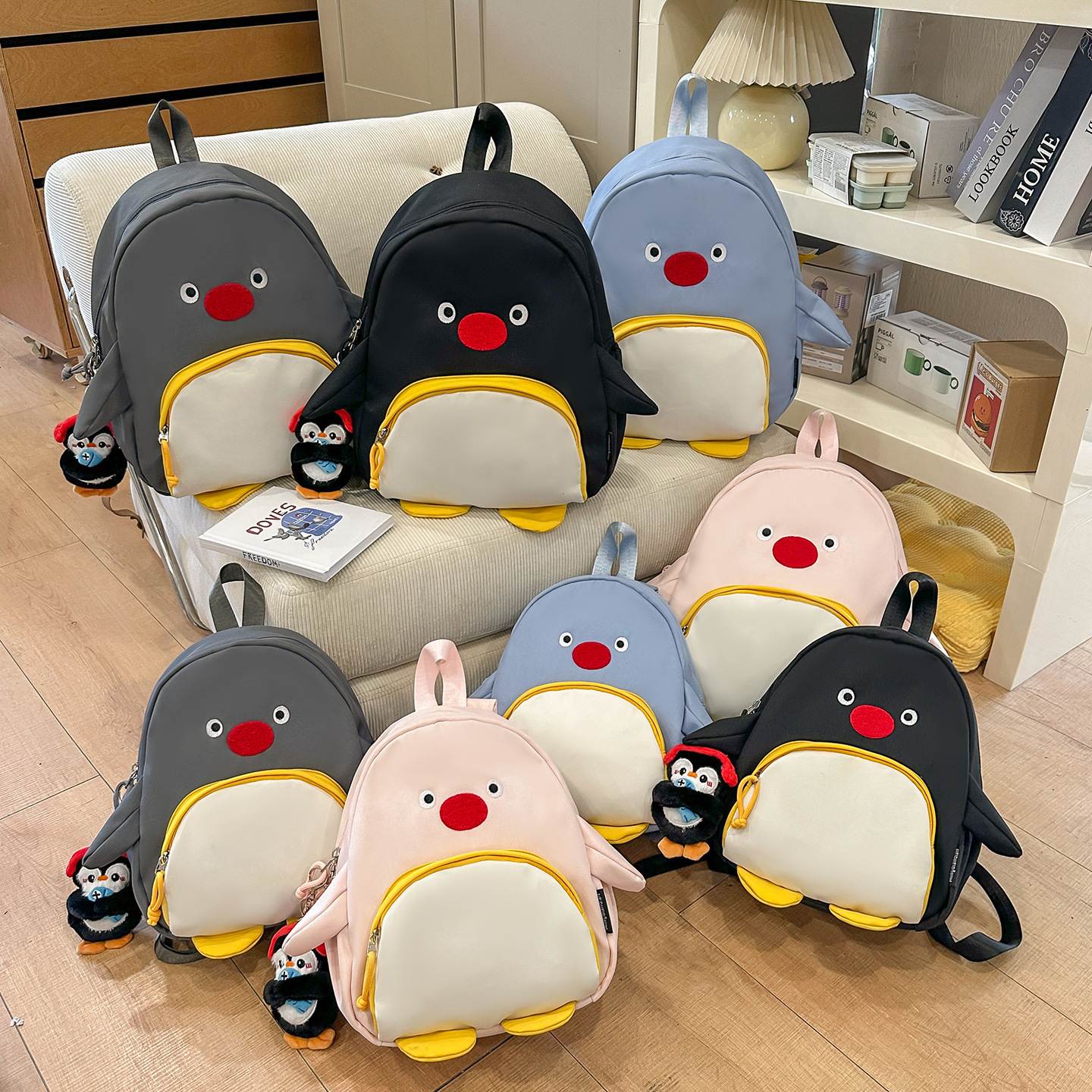 Mochila de clase de estudiantes universitarios caricatura lindo pequeño pingüino modelado mochila de mujer para viajar con colgante mochila