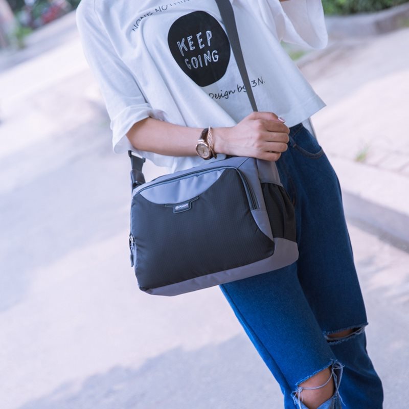 Travel one-shoulder bag