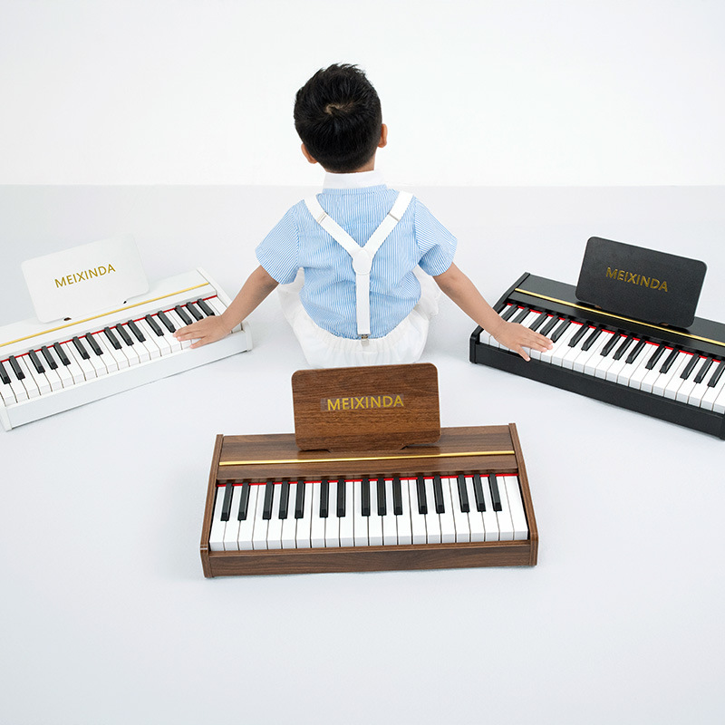 Electronic keyboard, children's piano, beginner piano, small piano, home use, 37 keys, wooden toy for babies.