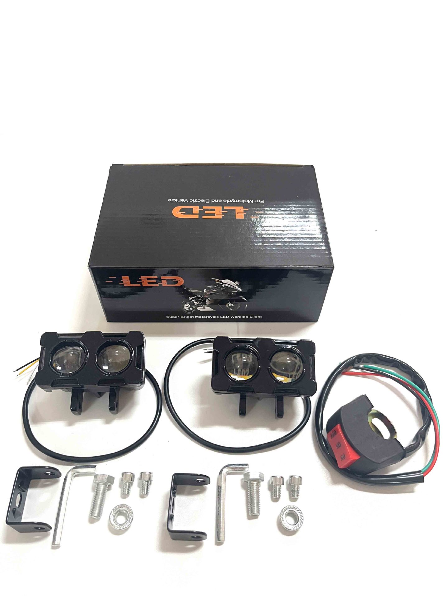 Minion-foco de ojos para coche eléctrico, luz LED superbrillante, lente para motocicleta, faro, batería, foco superbrillante para coche