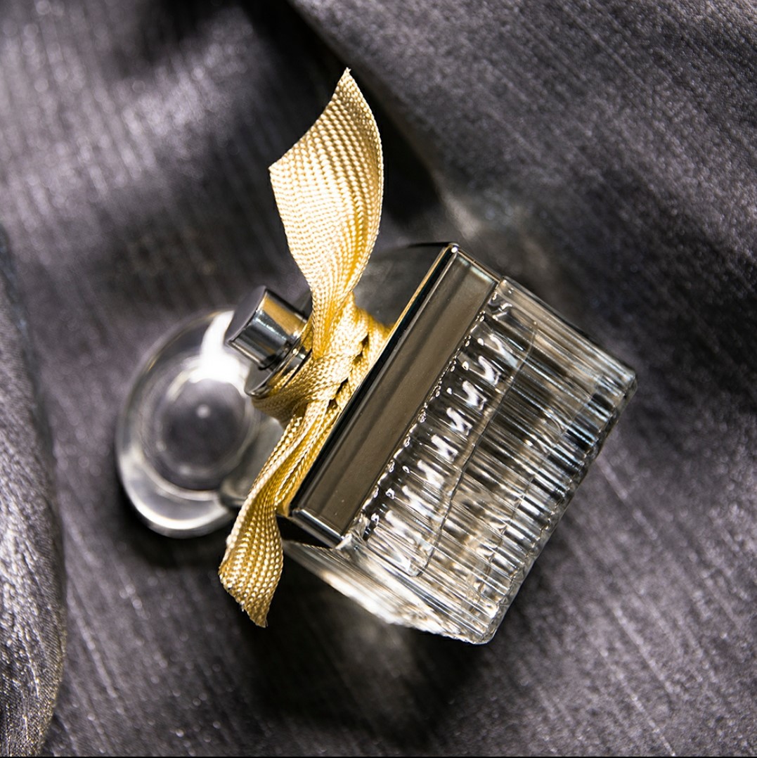 Nuova fragranza popolare di fiori e frutti dorati, piccola, fresca, romantica, affascinante, fragranza leggera, fragranza duratura, profumo da 50 ml_voghion.com