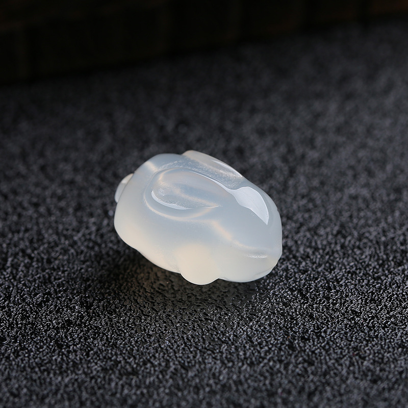 智贝详情图_3天然白玛瑙玉髓兔子玉兔吊坠DIY编织手链钥匙扣