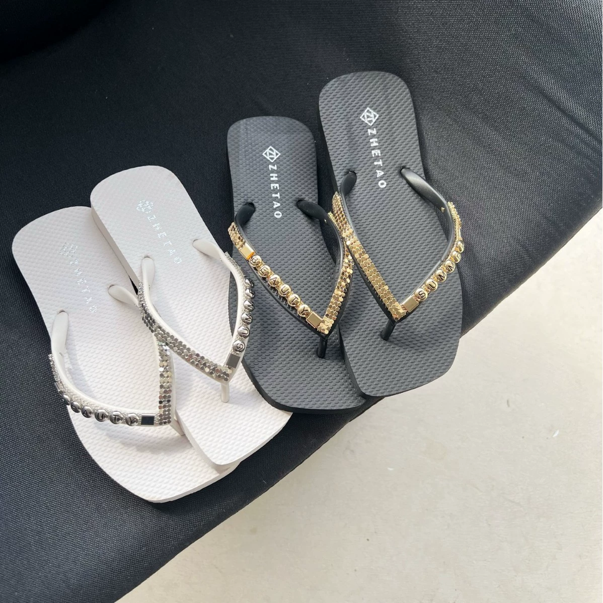 Zhetao пляжный шлепанец женский наружный носить 2025 новый плоский сплошной цвет моды нескользкие пляжные ножки тапочки