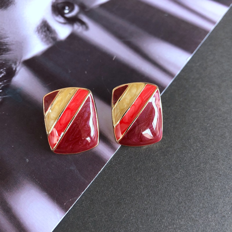14g Weight No Inlaid Inlay Material Earrings, Ear Studs Classification Wedding, Travel Occasion Alloy Material Printing Pattern Women'S Gender Fashion Style Green, Silver Color Retro Red Oil Drip Glaze Enamel Heart Wave Dot Color Matching Geometric Earrings Wholesale Nihaojewelry 16