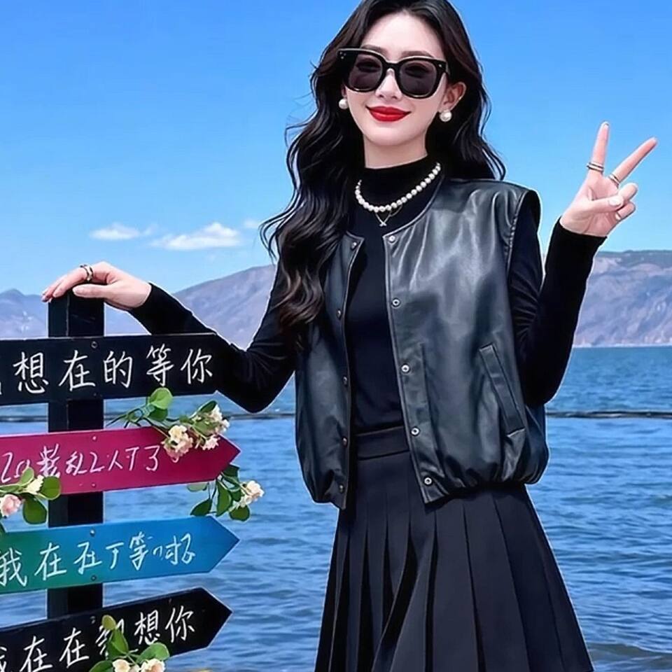 Áo gile da PU nữ dáng ngắn không tay cổ tròn phối layer form rộng — Màu nâu cà phê, màu đen chi tiết 4