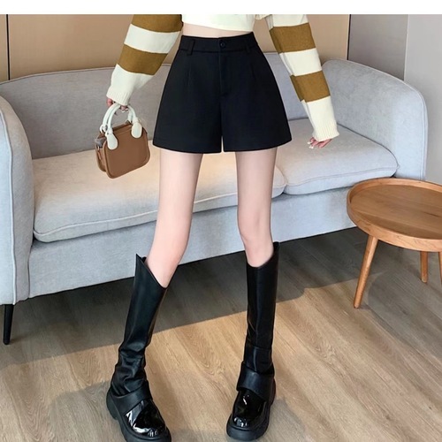 Black Woolen Short Shorts for Women, Spring and Autumn Slim Fit, Versatile High-Waisted Wide Leg Pants, 2024 New Arrival, Bootcut Pants for Short Figures, Wearable