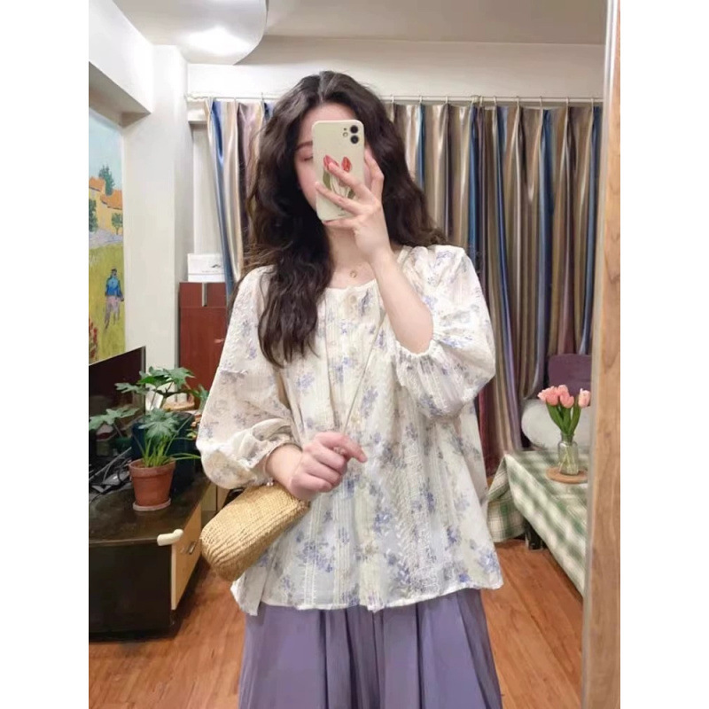 女性用の大きいサイズの夏服、太った部分をカバーしてスリムに見せる花柄シャツ、紫色のパンツ、ファッショナブルなツーピースセット|undefined