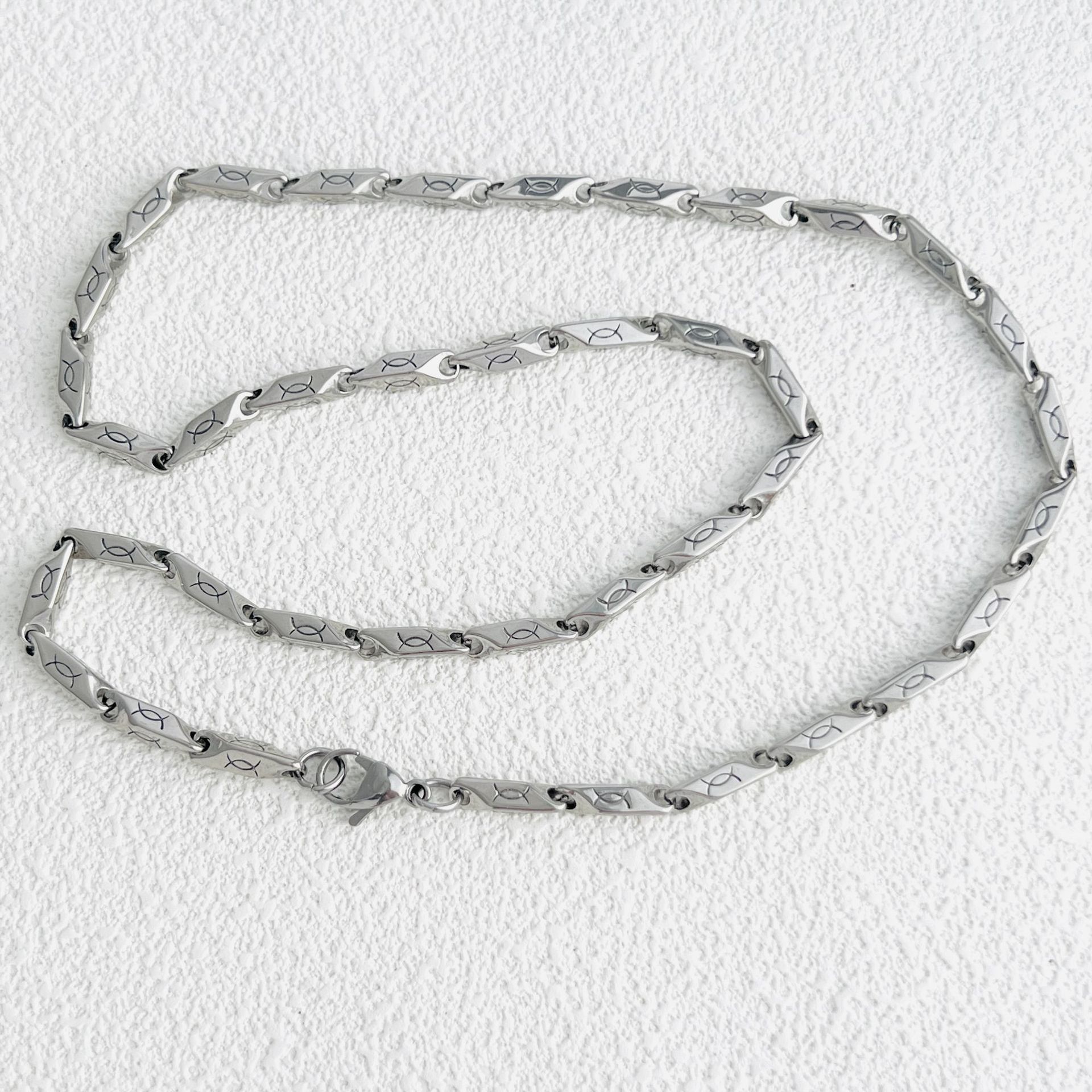 Minimalist High-End Necklace Hip-Hop Collarbone Men's Light Luxury Niche Design Titanium Steel Sweater Chain Choker_voghion.com