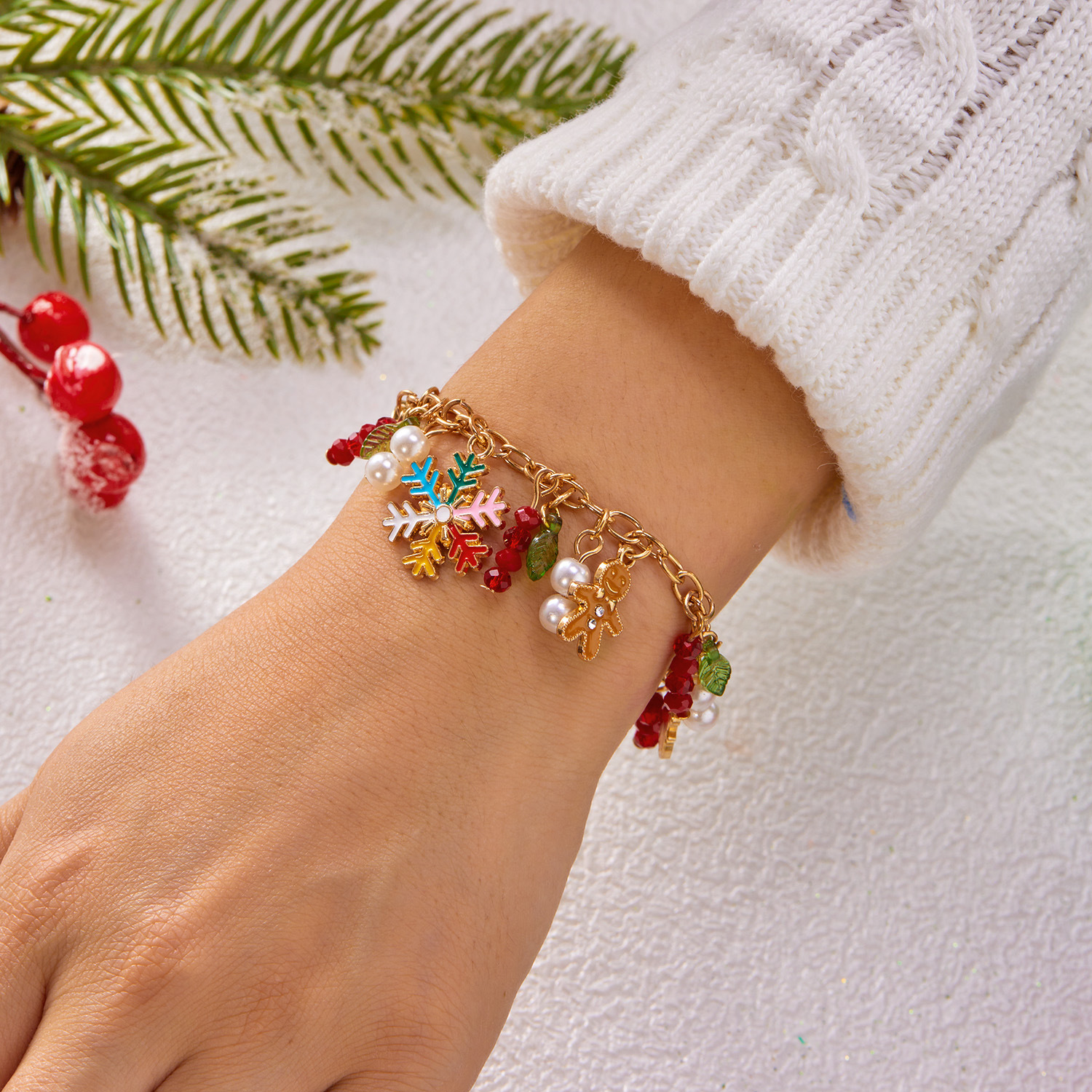 Navidad europea y americana transfronteriza nueva creativa de dibujos animados de Navidad pan de jengibre hombre de Navidad colgante de árbol de Navidad pulsera de aleación al por mayor image 3