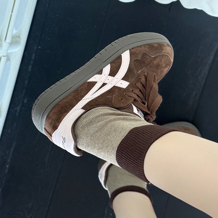 Zapatillas de entrenamiento alemanas a la moda para mujer, nuevo estilo primavera 2026, zapatillas de suela gruesa, calzado deportivo casual retro de cuero, zapatillas de entrenamiento alemanas.