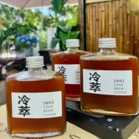 Ins Новый стиль холодный чай со льдом капли кофейная бутылка стеклянная бутылка для напитков плоская квадратная бутылка для вина креативная упаковка бутылка сока для молочного чая