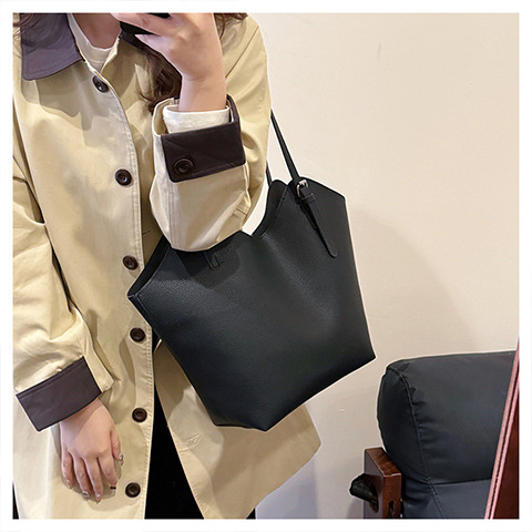 638g Weight Polyester Lining Material Magnetic Buckle Closure Type Double Shoulder Straps Strap Type Tote Bag Bags Type Casual, Daily, Shopping Occasion Pu Leather Material Solid Color Pattern All Seasons Season Women's Gender Classic Style Style Dumpling Shape Shape Women's Pu Leather Solid Color Classic Style Dumpling Shape Magnetic Buckle Tote Bag 13