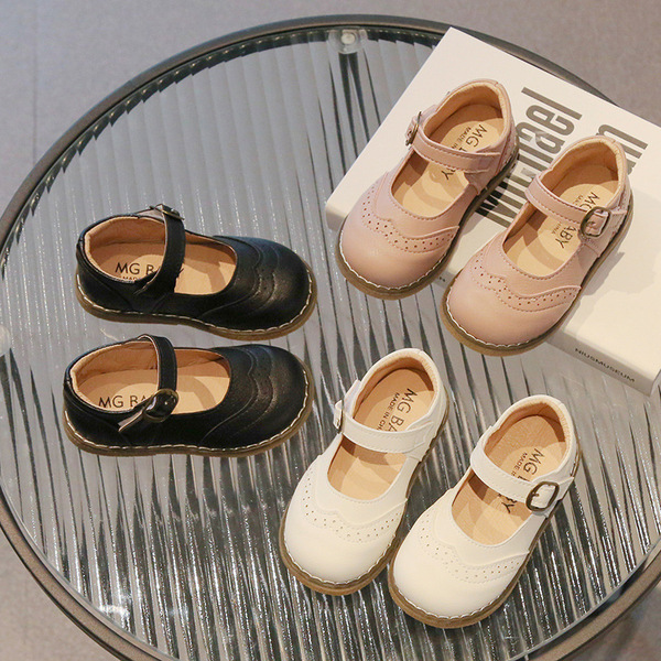 Casual demi-season shoes