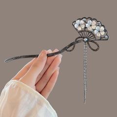 Vintage fan tassels hairpin with retro charm, elegant updo hairpin, high-end, niche hairpin for Hanfu, swaying head accessory for women