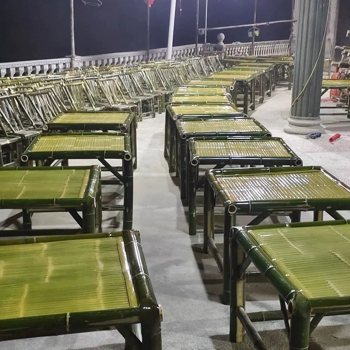 Старомодный бамбуковый стол, чайный столик, печь для заваривания чая, уличный стол и стулья для пикника, полный набор бамбуковых журнальных столиков, чайный столик, ностальгический чайный домик для проживания в гостях.