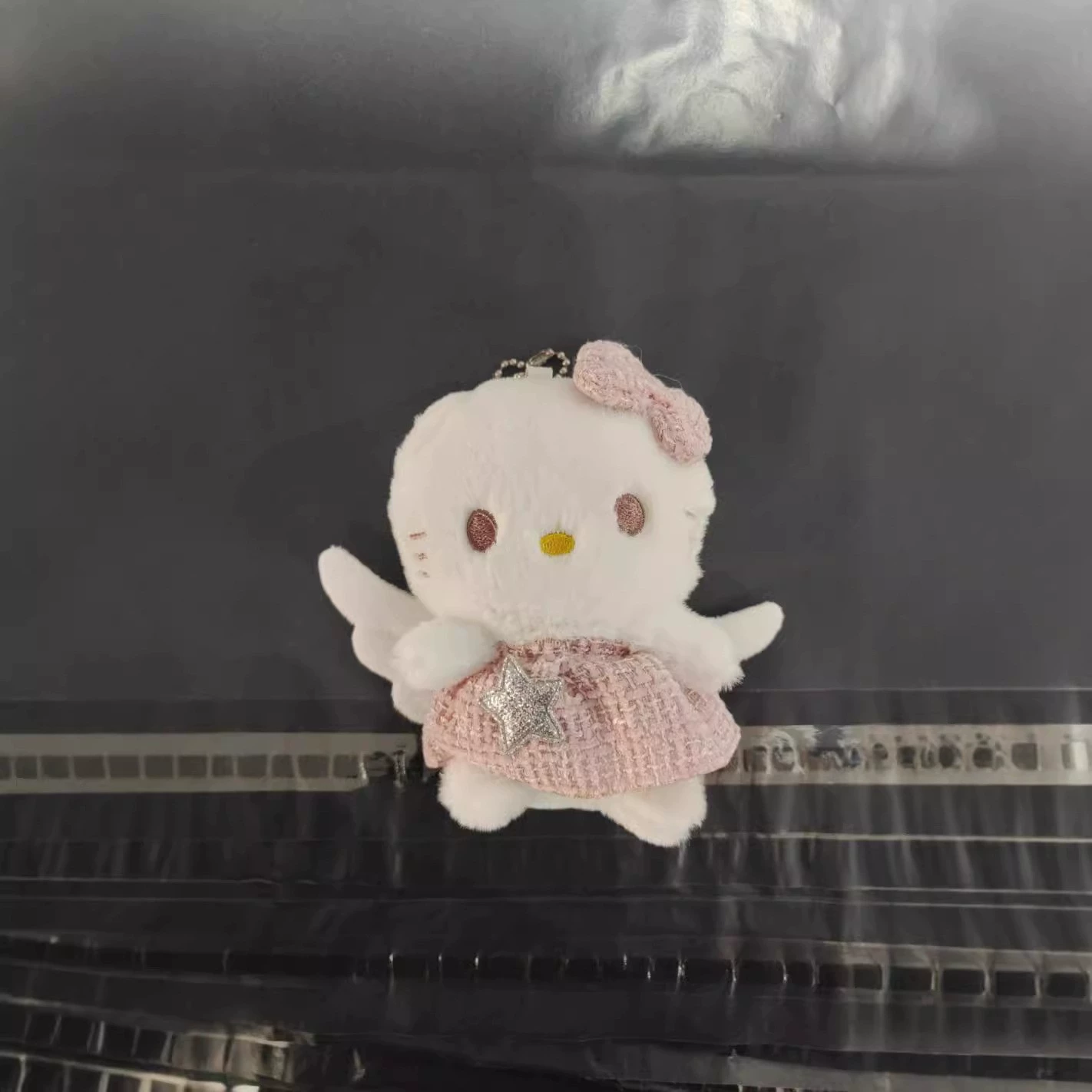 Милый плюшевый брелок-кукла, стиль Hello Kitty, варианты розовой юбки и ангельских крыльев, 1 шт