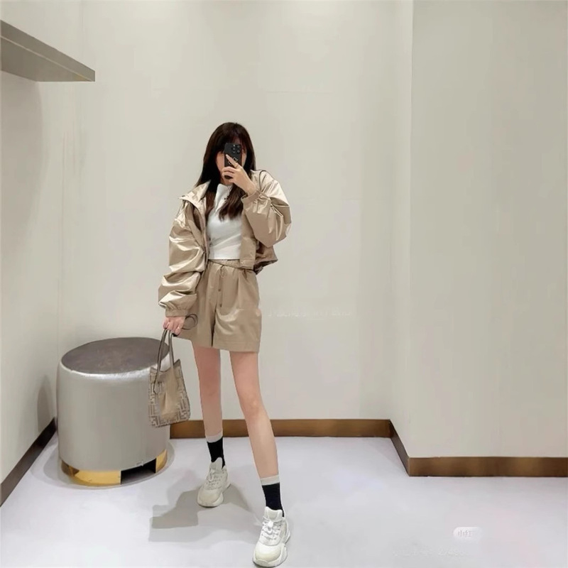 25 Early Spring New Nanyou High-set Fend Simple All-match Fashion Casual Comfortable Hooded Sunscreen Shorts