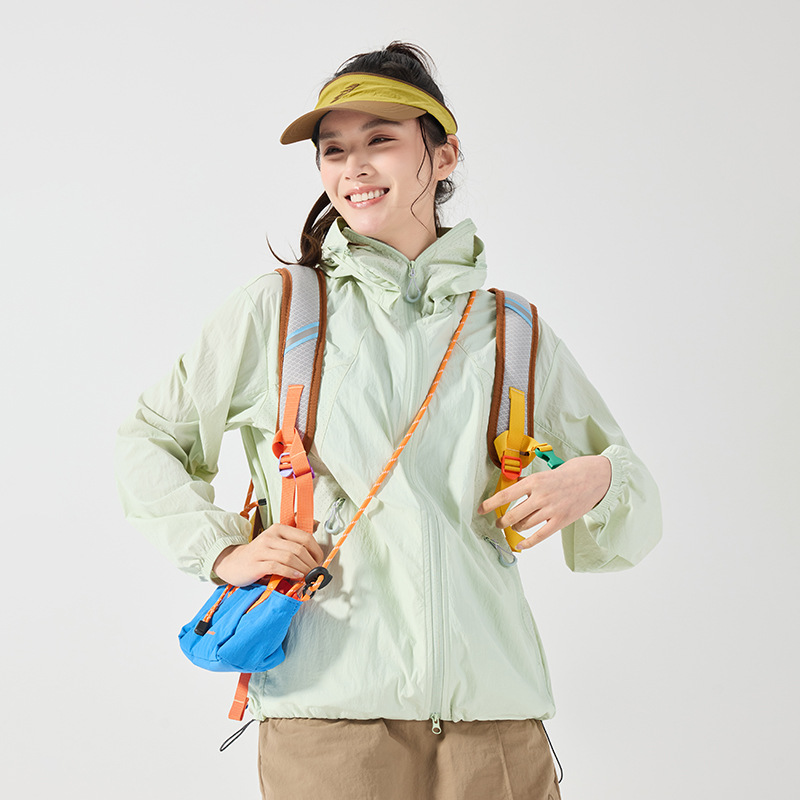 Light and thin sun protection clothing
