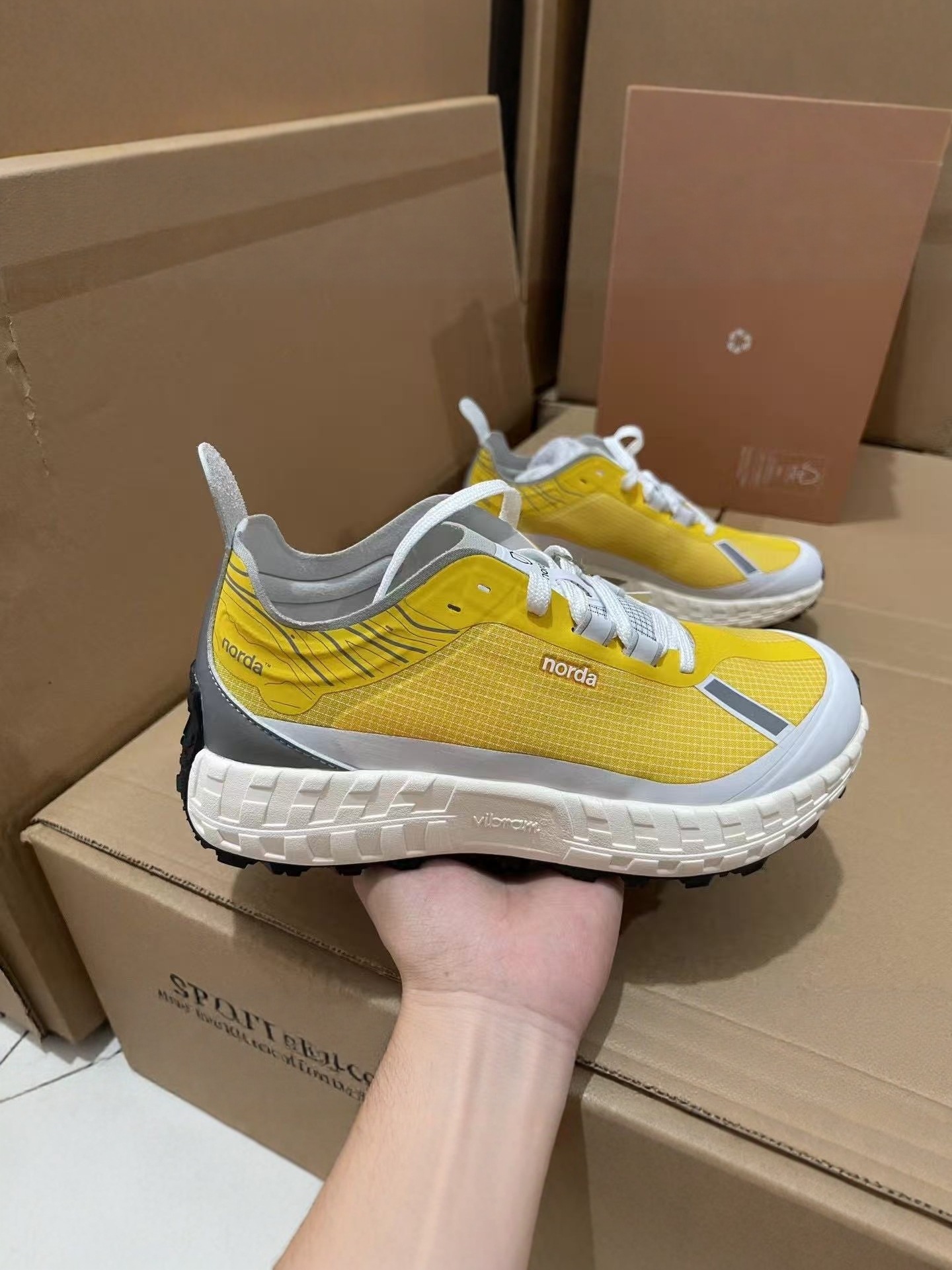 Norda 001 zapatos de montaña para hombres y mujeres, zapatos de carrera bajos, zapatos de senderismo