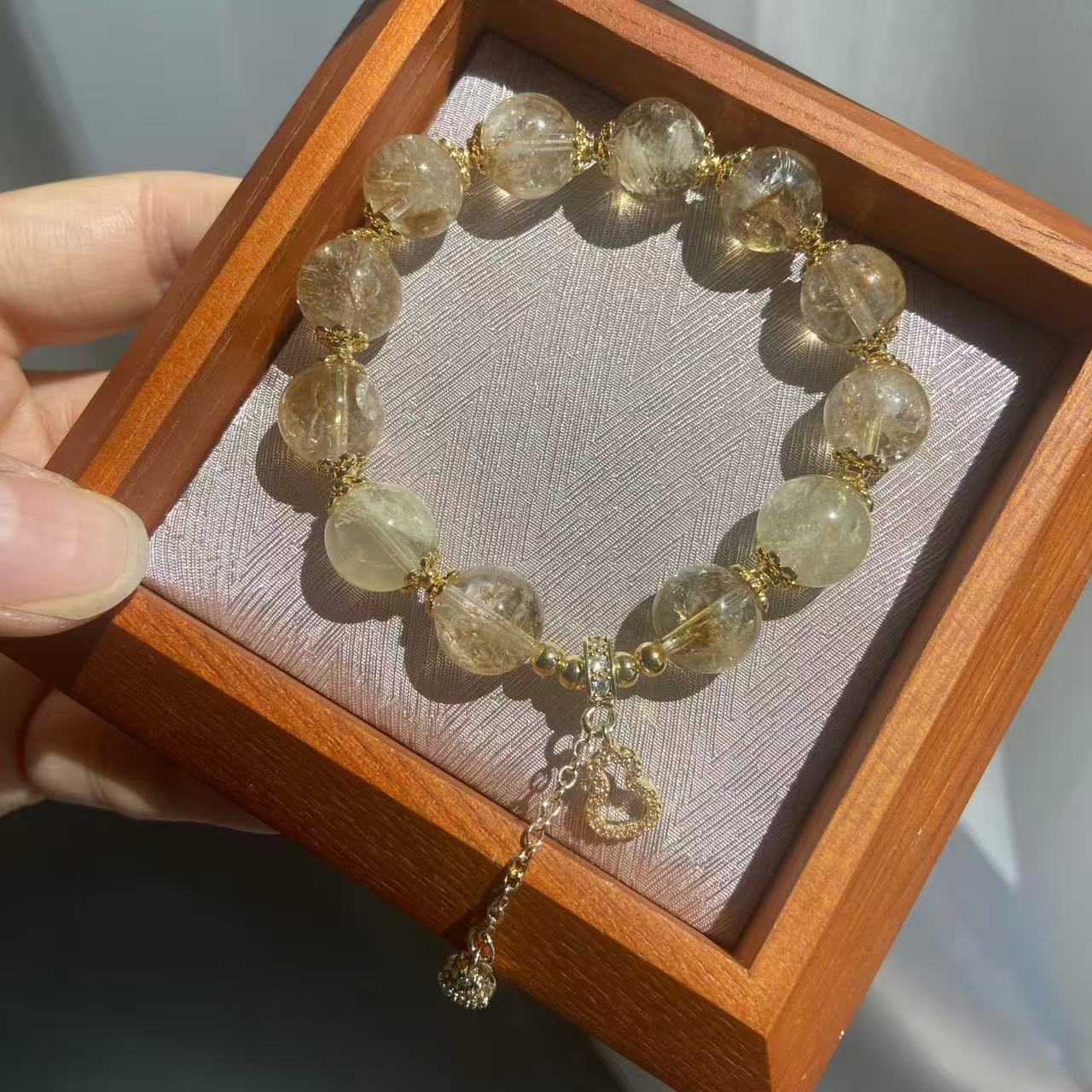 Natural Crystal And Gemstone Charm For Positive Energy And Luck_voghion.com