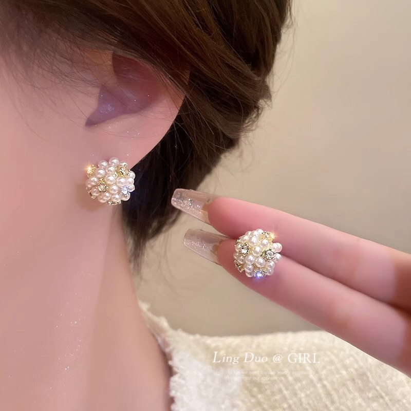 S925 Silver Needle Flash Diamond Imitation Pearl Hydrangea Earrings Niche Design Advanced Earrings Simple Small and Exquisite Earrings S925 Silver Needle Flash Diamond Imitation Pearl Hydrangea Earrings Niche Design Advanced Earrings Simple Small and Exquisite Earrings