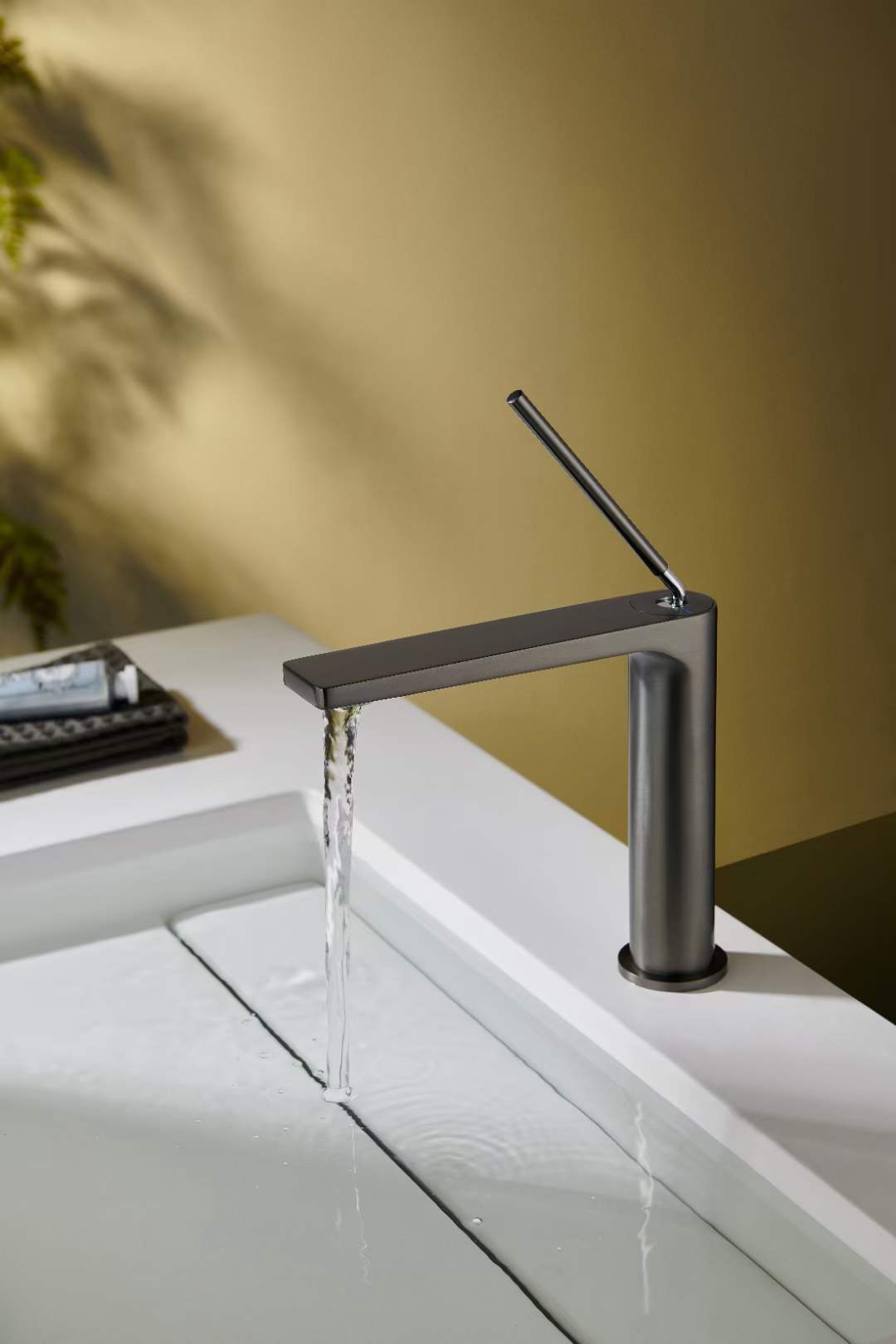 All-copper washbasin faucet, hot and cold household bathroom, washbasin gun, gray all-copper washbasin faucet Specification drawing