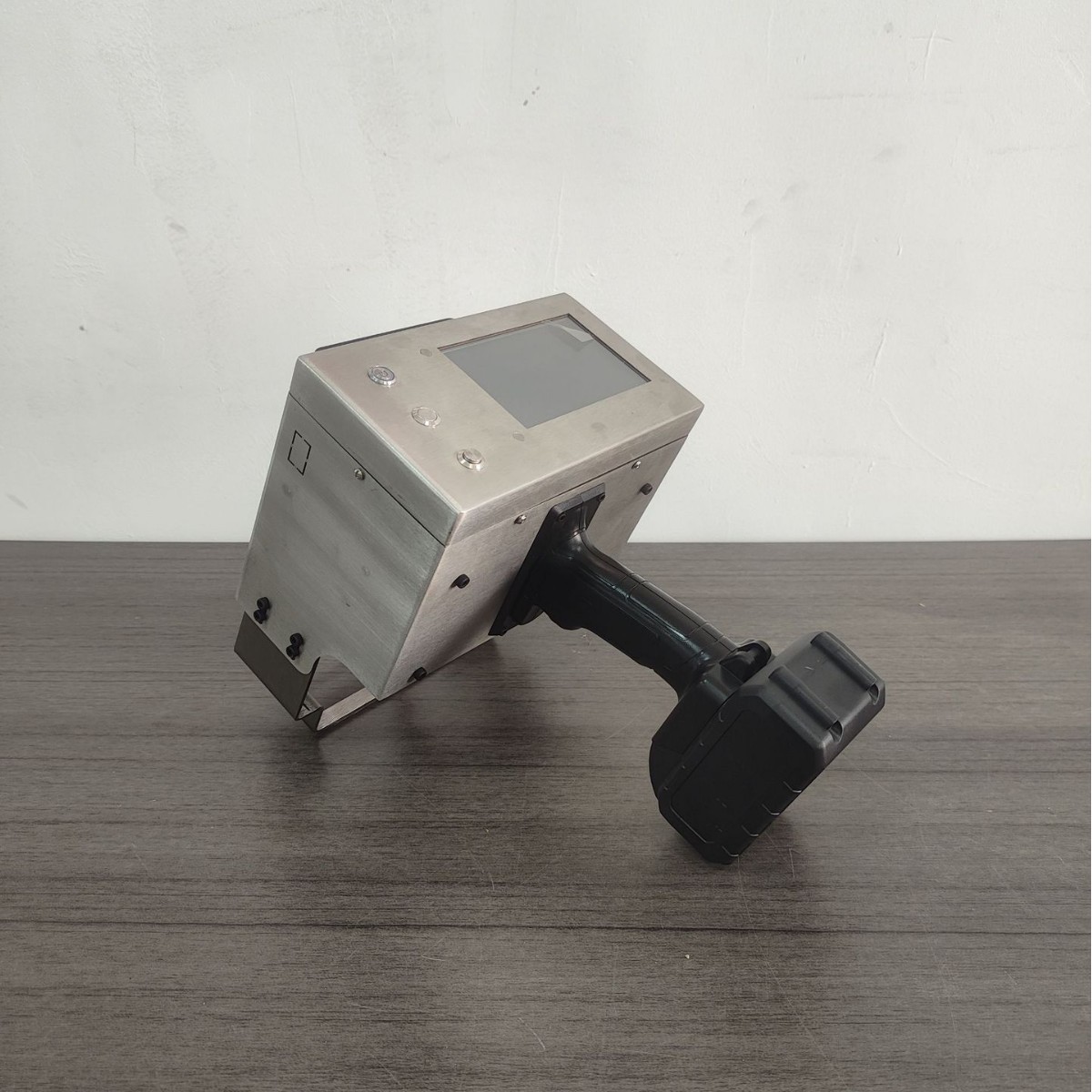 Xuanyi Máquina de marcado eléctrica portátil Máquina de grabado de metal Máquina de codificación de marco de placa de acero Máquina de codificación VIN de viga de automóvil