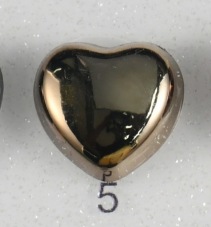 Hui cubre el pañuelo sin costuras magnético hebilla fija collar clip anti-exposición bufanda de seda accesorios en forma de corazón hebilla fuerte transfronteriza