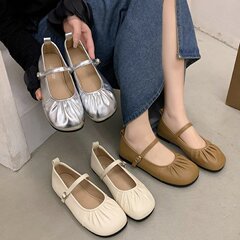 春の新型アンドロメダ風一字バックルはメアリージェーン靴の丸い頭の平底気質ファッションに合わせて靴の靴を履いている