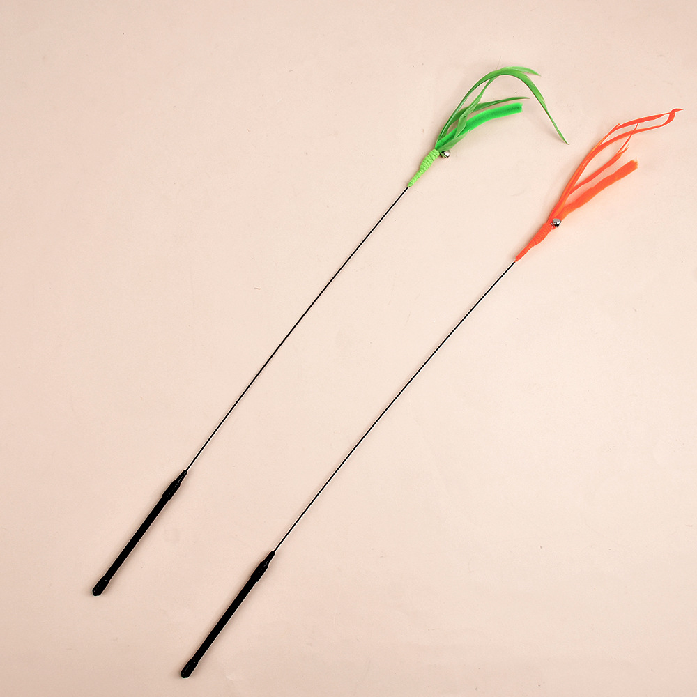 Fabricante de color cola de perro forma de hierba alambre de acero divertido palo de gato con campana gato gato para aliviar el aburrimiento jugando juguete interactivo para gato