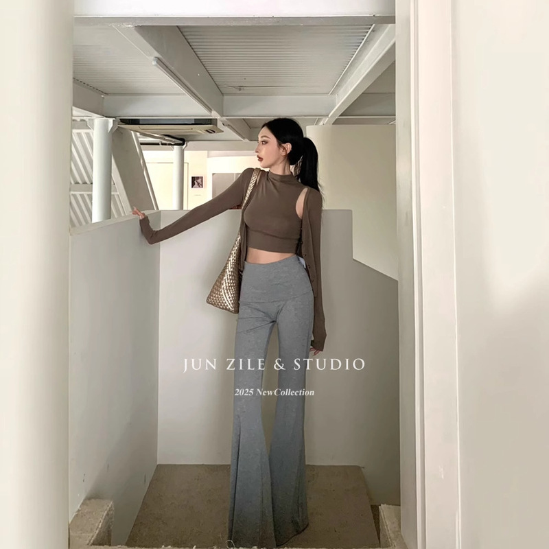 New Summer Women's Clothing Set: High-Neck Vest, Long-Sleeved Knitted Cardigan, High-Waisted Flared Long Pants, Three-Piece Set New Summer Women's Clothing Set: High-Neck Vest, Long-Sleeved Knitted Cardigan, High-Waisted Flared Long Pants, Three-Piece Set
